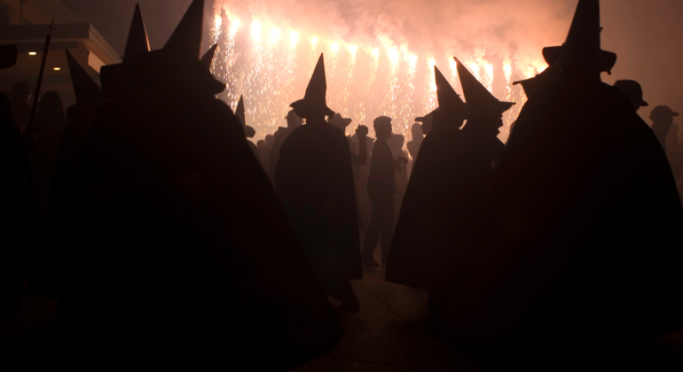 Bonfires of Modernity: Witches & Wizards of Edinburgh, Scotland