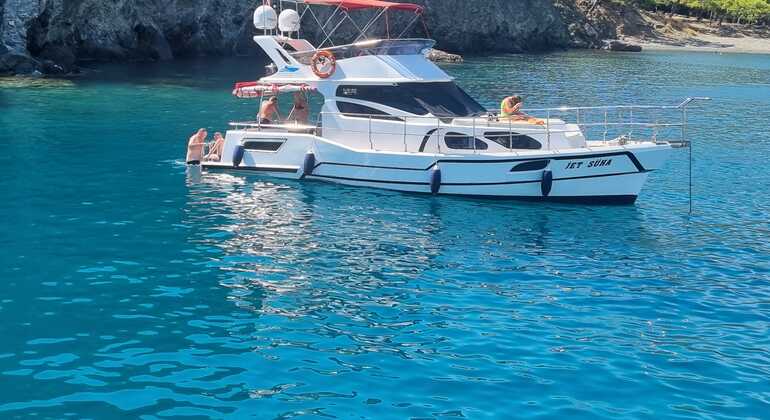 Tour by VIP Yacht in Antalya Provided by Huseyin Sonmezay