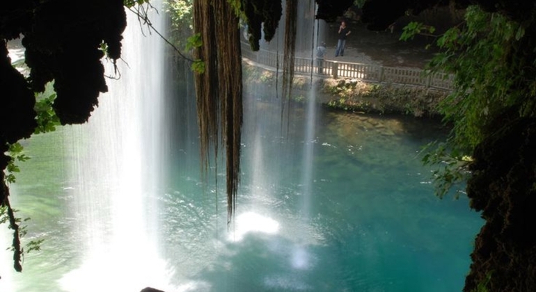 Private Tour to 2 Waterfalls and St.Paul's Cave Provided by TourGuideHuss