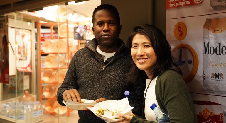 lucha-libre-tour-created-by-women-fans-with-tacos-mezcal-es-10