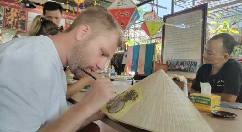 Pintura de um chapéu cónico em Hoi An Experience Vietname — #5