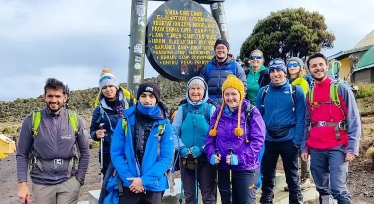 Esperienza Kilimanjaro Percorso Machame 3 giorni Fornito da Foot On Kili Tanzania Adventure