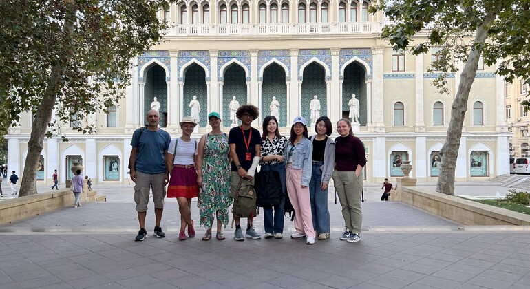 Tour privato a piedi dell'architettura di Baku