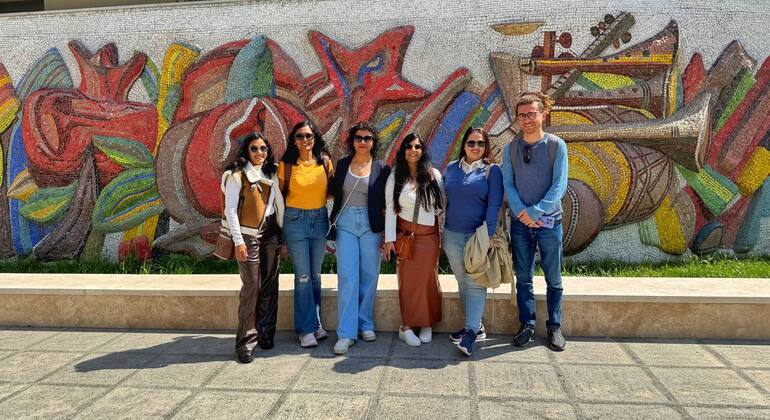 Geführter Spaziergang durch Baku mit sowjetischer Architektur Bereitgestellt von Baku Free Tour