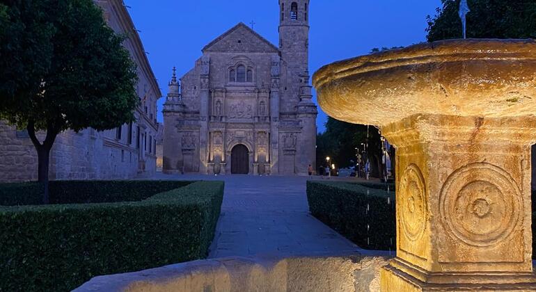 Free-Night-Tour-in-Ubeda-the-illuminated-city-2