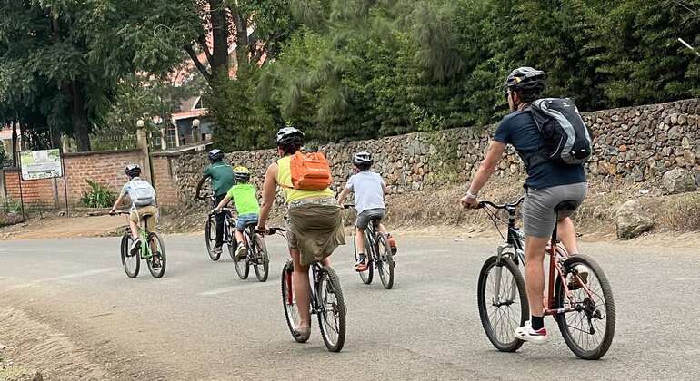 Kanufahren und Radfahren in Arusha mit Mittagessen und Getränken