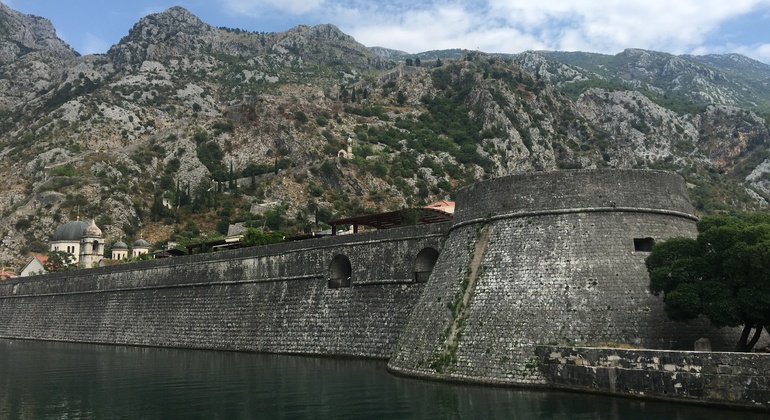 Visita guiada gratuita a pie por Kotor Operado por Nikolina Zekovic