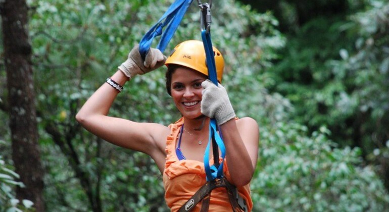 Zipline sopra le cascate del fiume Dunn, Jamaica