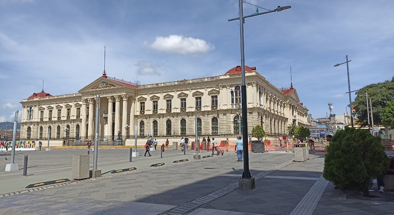 Stadtrundfahrt in San Salvador Bereitgestellt von No name