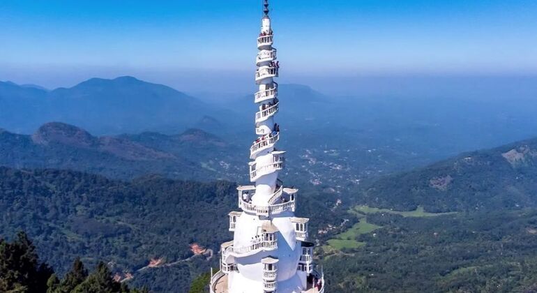 Tour di un giorno da Kandy alla torre di Ambuluwawa in tuk tuk
