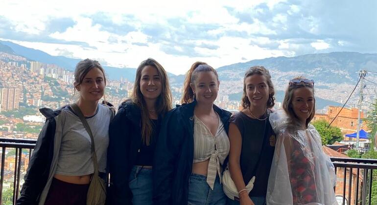 Free Tour por la Comuna 13 de Medellin Colombia — #17