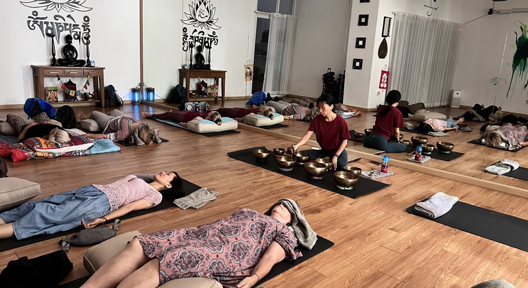 Sesión de meditación y sanación en baño de sonido de armonía y calma Operado por Phuong