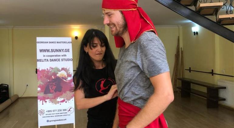 georgian-dance-lessons-in-tbilisi-es-7
