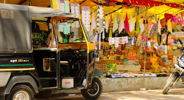 Varanasi Old Town Tuk Tuk Hop-On Hop-Off