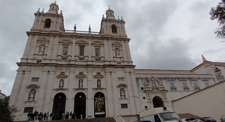 alfama-la-mas-antigua-caminar-por-la-historia-de-la-ciudad-luz-es-4