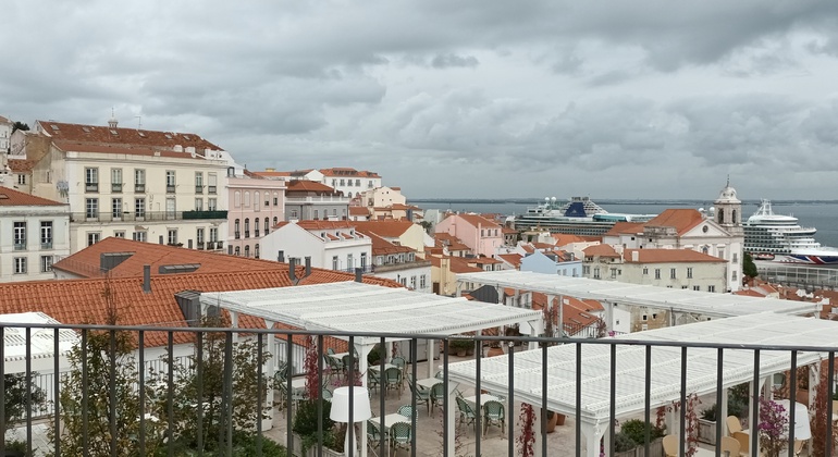 alfama-la-mas-antigua-caminar-por-la-historia-de-la-ciudad-luz-es-5