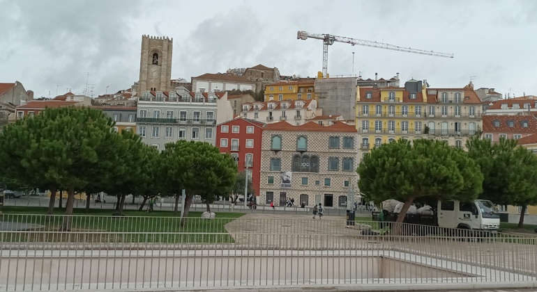 alfama-la-mas-antigua-caminar-por-la-historia-de-la-ciudad-luz-es-9