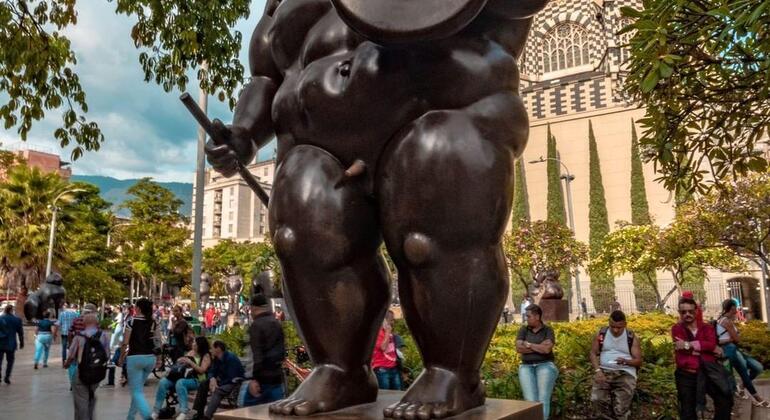 El famoso recorrido gratuito por el centro de Medellín Colombia — #13