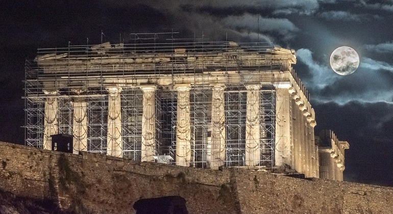 Kostenloser Rundgang Athens Zentrum bei Nacht Bereitgestellt von Olfa