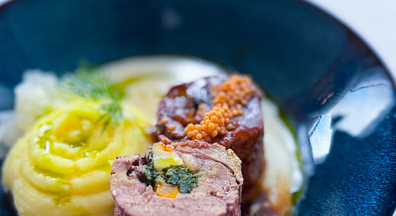 bratislava-danube-river-evening-cruise-with-dinner-es-7