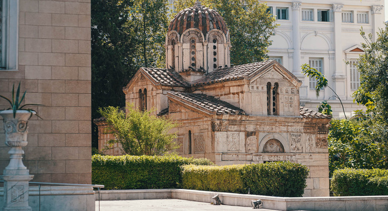 free-walking-tour-explore-the-essence-of-greece-athens-es-1