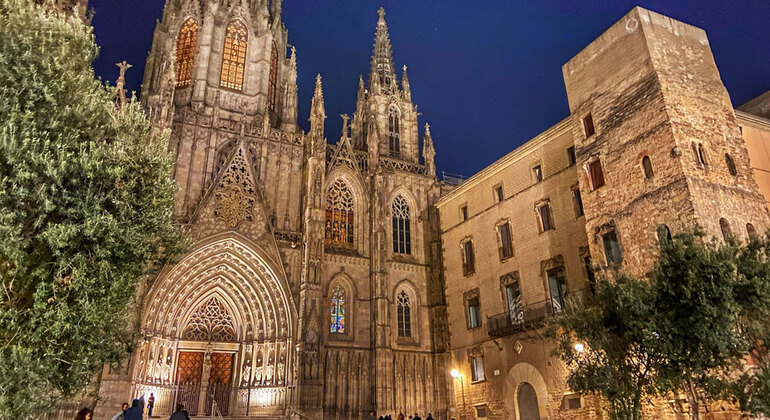 Uma viagem no tempo para o Barrio Gotico Organizado por Andrea Colombelli tour