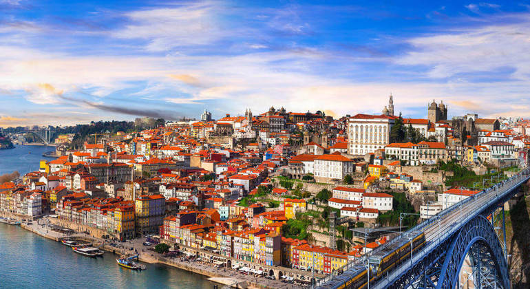 Free Tour Oporto Provided by 1·2·Tours