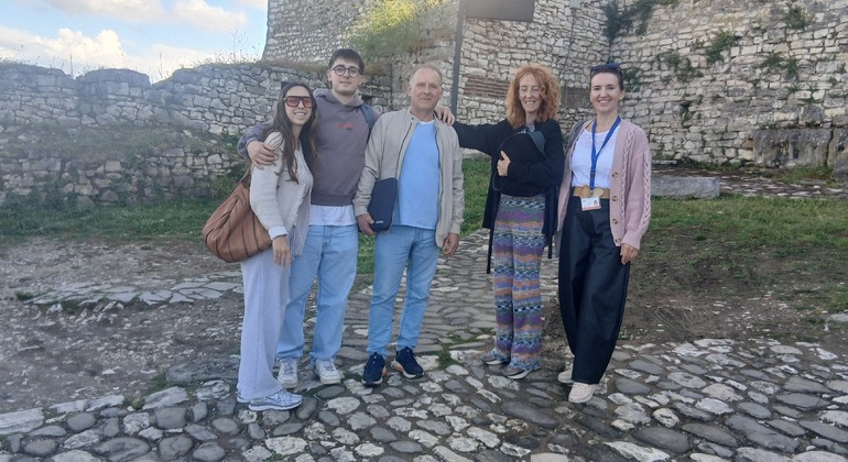 Passeio a pé gratuito por Berat Albânia &mdash; #32