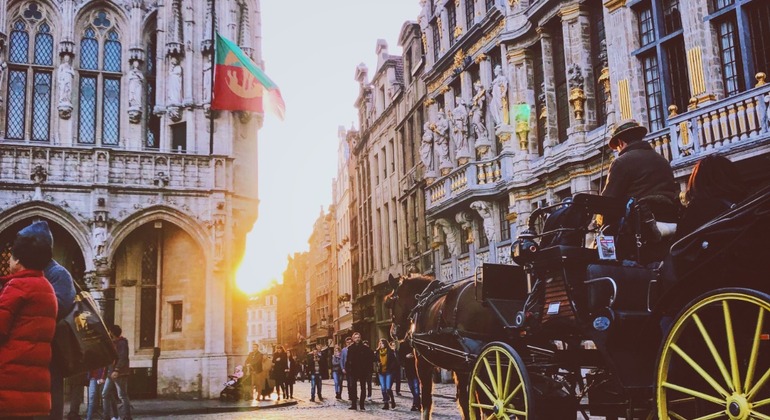 evening-free-tour-brussels-history-mystery-by-local-legends-es-2