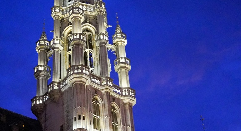 evening-free-tour-brussels-history-mystery-by-local-legends-es-3