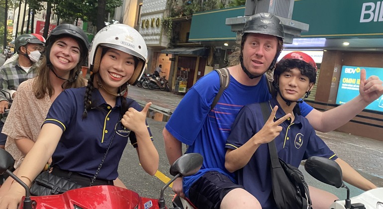 Der Geschmack von Saigon: Private Food Tour mit dem Scooter Bereitgestellt von Letty Le