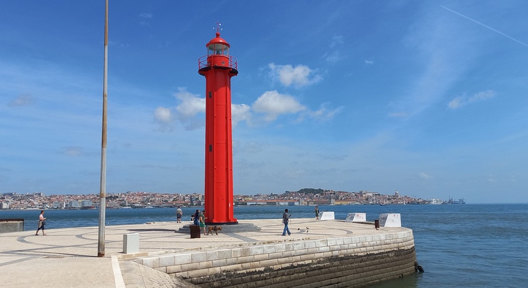 historic-lisbon-cacilhas-the-south-side-of-river-es-12