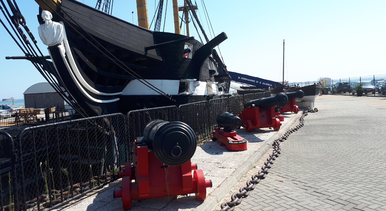 historic-lisbon-cacilhas-the-south-side-of-river-es-15