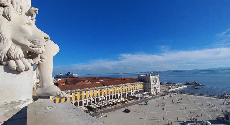 historic-lisbon-cacilhas-the-south-side-of-river-es-17