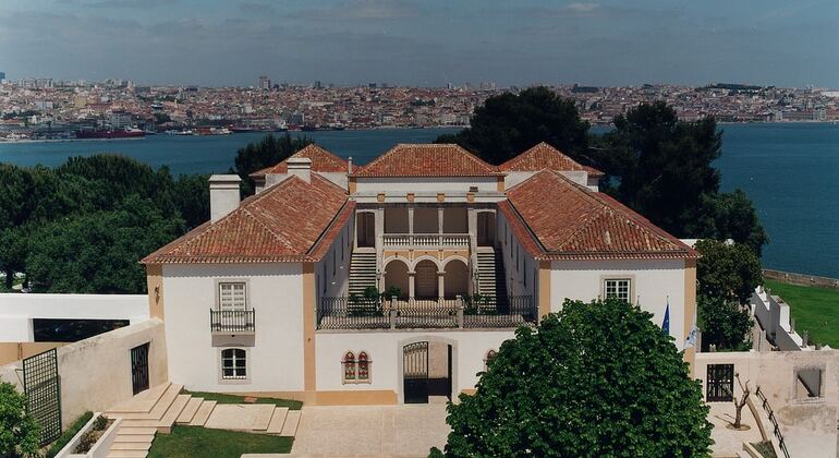historic-lisbon-cacilhas-the-south-side-of-river-es-8