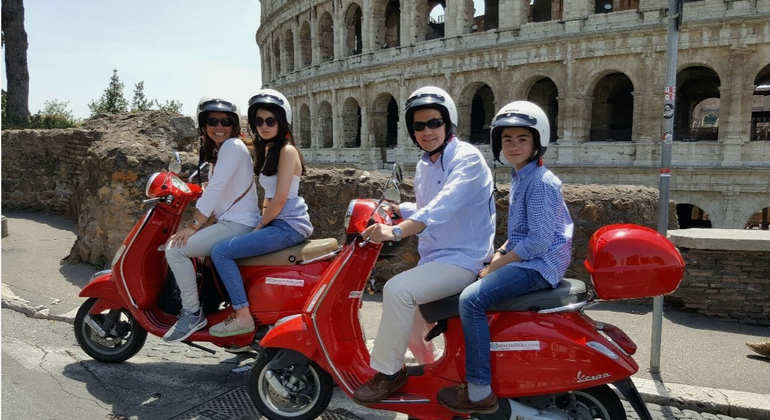 Tour in Vespa di Roma Fornito da Roma Rent Bike