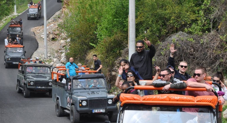 Safari in jeep sulle montagne del Tauro con pranzo sul fiume Dimcay ad Alanya Turchia — #9