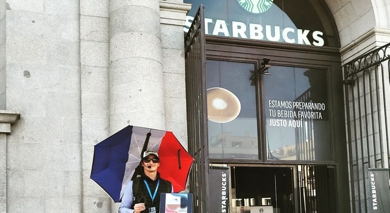 Tour francese a piedi del quartiere vecchio di Madrid Fornito da ohlalatoursmadrid