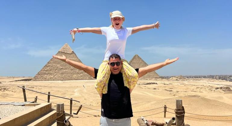 Excursão privada de meio dia às Grandes Pirâmides de Gizé, Esfinge e Saqqara Organizado por Egypt Cruise Travel