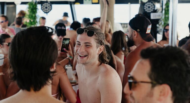 original-boat-party-barcelona-en-3