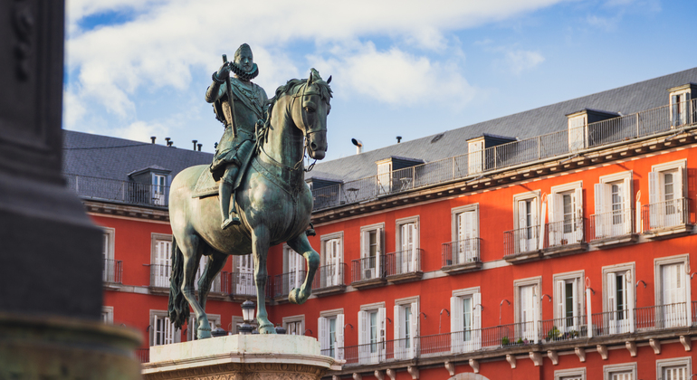 Descubre Madrid: De lo medieval a lo moderno Operado por Trip Tours Madrid
