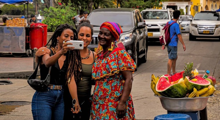 Fun Tour Guide: Walks Through the Walls & History Colombia — #1