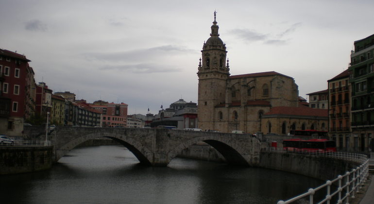 casco-viejo-bilbao-tour-en-3