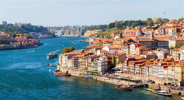Romantic Porto: Self-Guided Exploration Game
