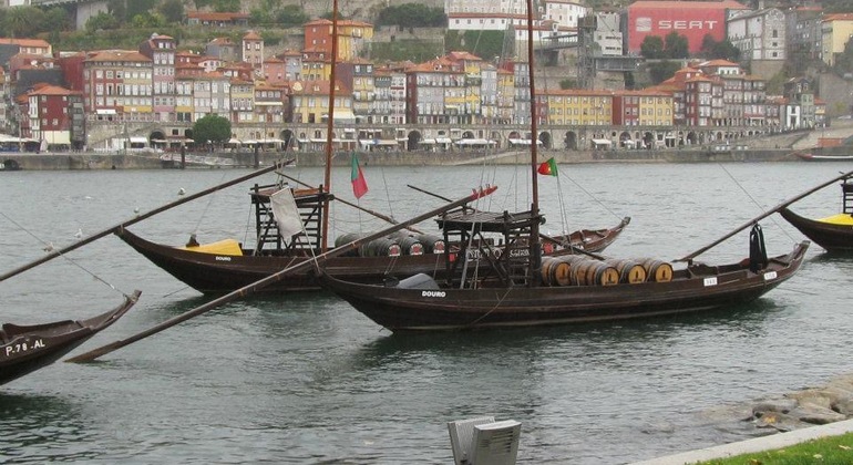 Porto Passeio: Una historia de azulejos, torres y delicias culinarias Operado por jorge silva romualdo