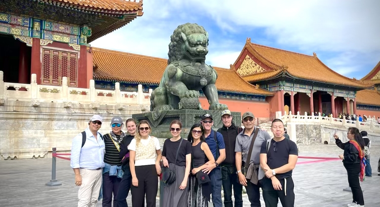 excursão de 4 horas para pequenos grupos à Praça Tiananmen e à Cidade Proibida Organizado por Discover Beijing Tours
