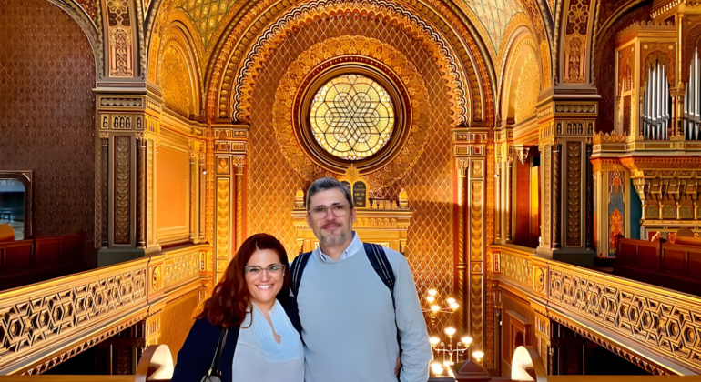 Visita guiada ao interior do cemitério judeu e das sinagogas