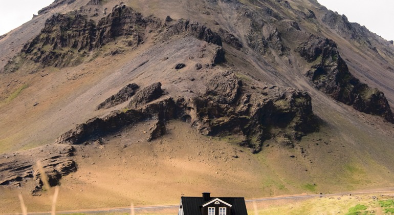 small-group-snaefellsnes-peninsula-tour-es-5