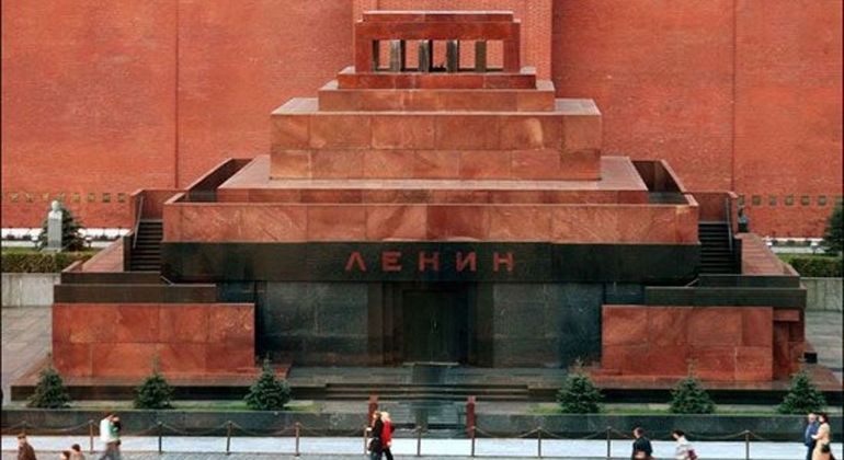 back-in-the-ussr-daily-group-tour-es-2