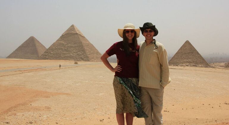 Excursión privada de un día desde Hurghada a las Pirámides Operado por Mostafa Hasseib
